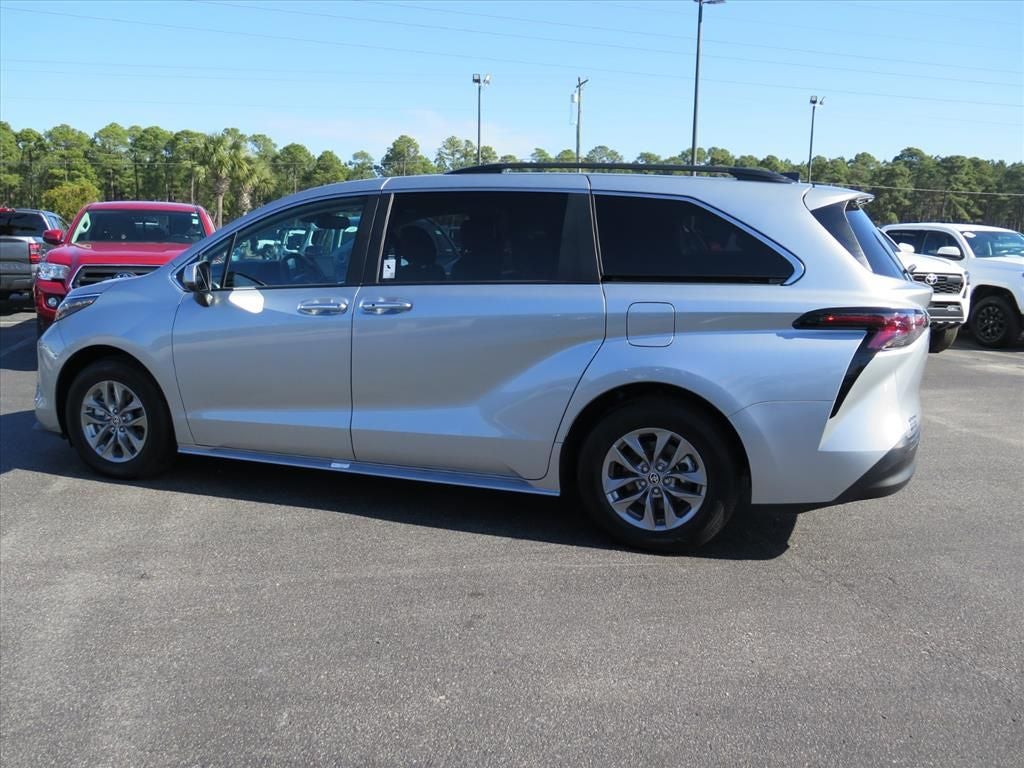 2025 Toyota Sienna XLE 7 Passenger