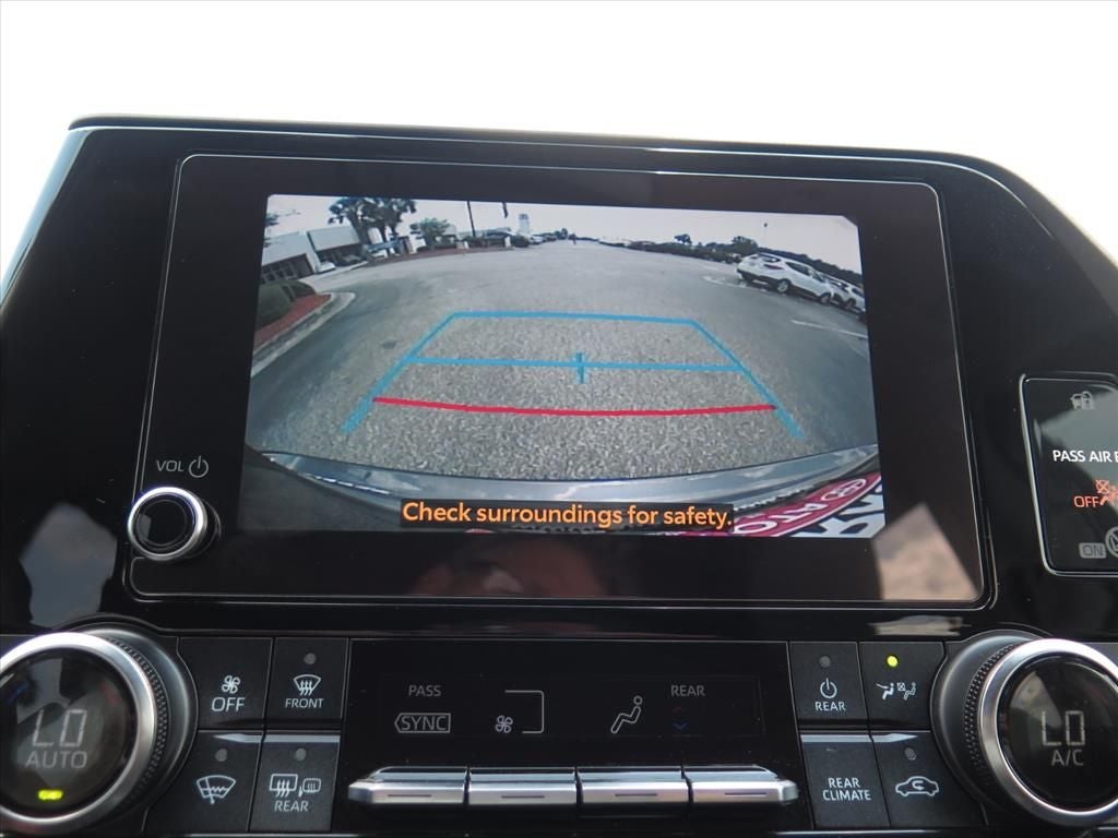 2023 Toyota Highlander LE