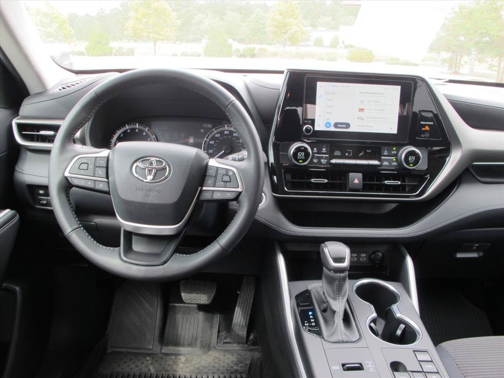 2024 Toyota Highlander LE