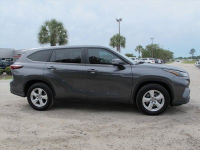 2024 Toyota Highlander LE