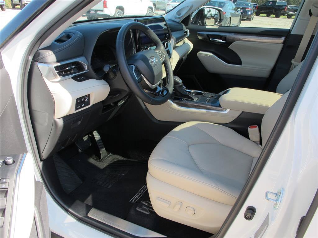 2024 Toyota Highlander Platinum