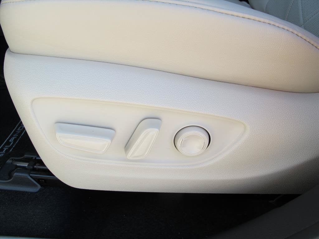 2024 Toyota Highlander Platinum
