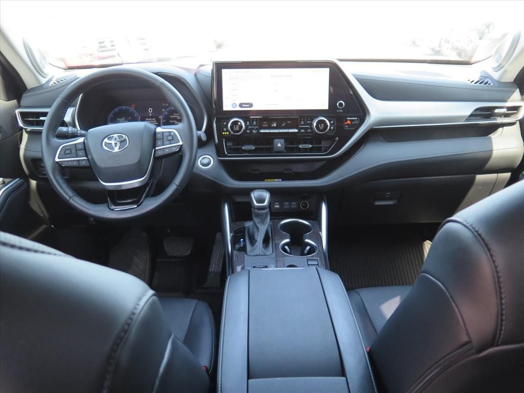 2024 Toyota Highlander Platinum