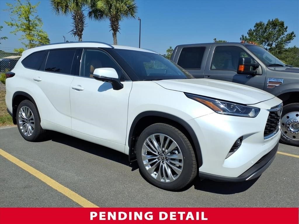 2025 Toyota Highlander Platinum
