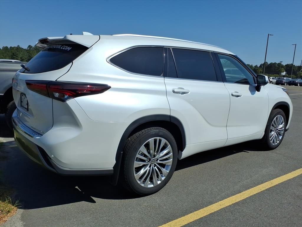 2025 Toyota Highlander Platinum