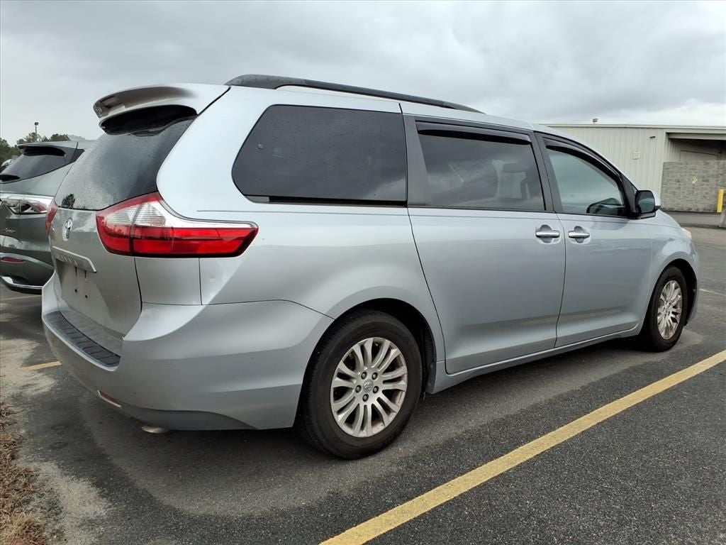 2016 Toyota Sienna XLE 7 Passenger