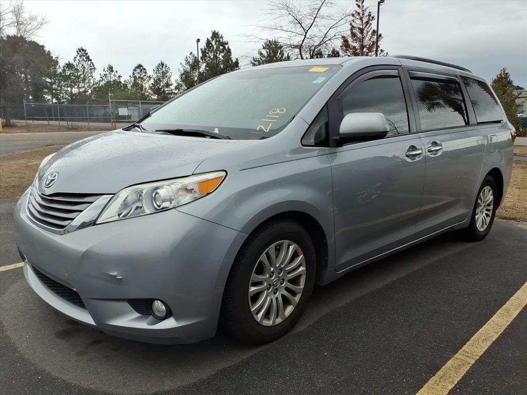 2016 Toyota Sienna XLE 7 Passenger