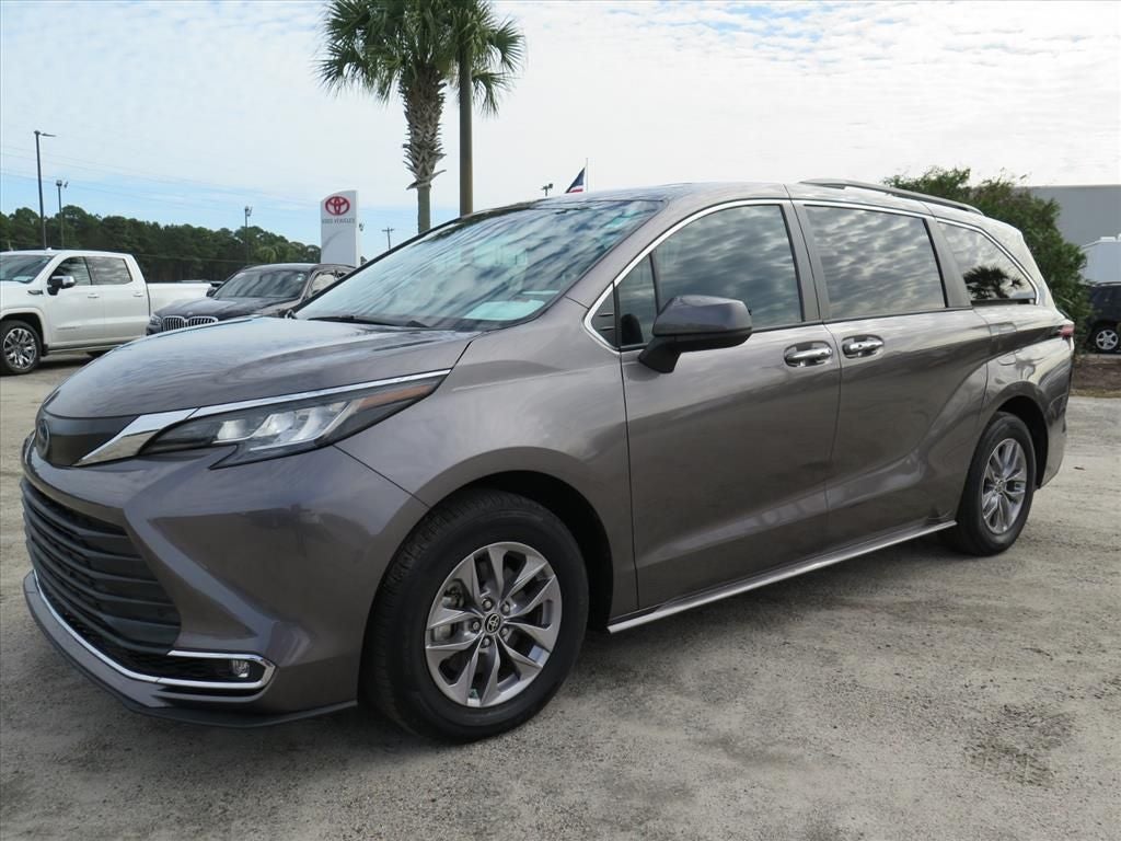 2022 Toyota Sienna XLE