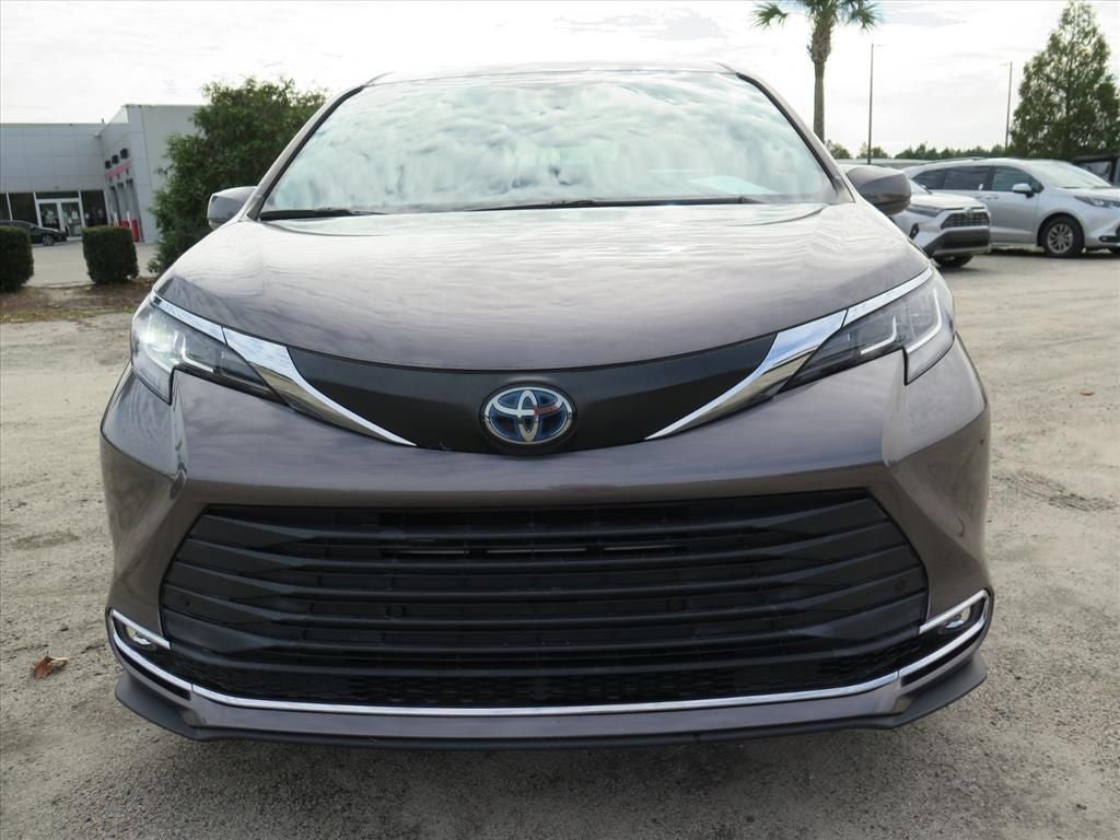 2022 Toyota Sienna XLE