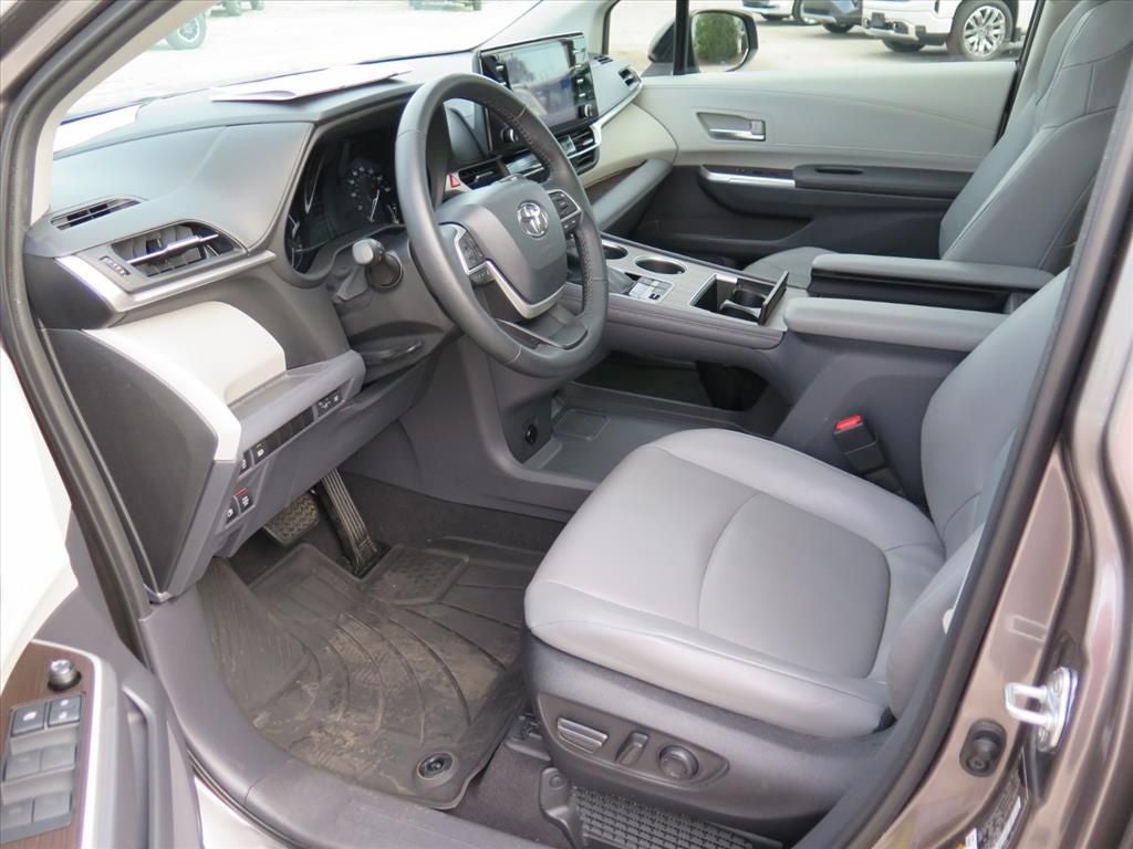 2022 Toyota Sienna XLE