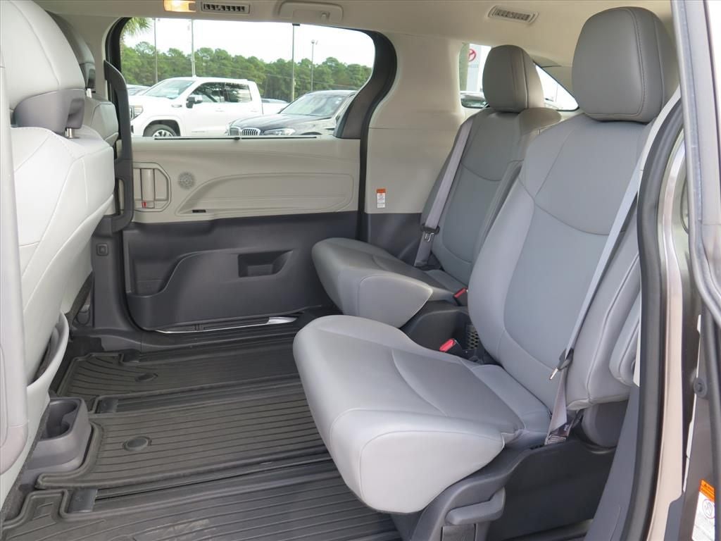 2022 Toyota Sienna XLE