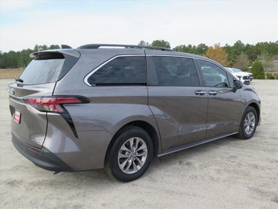 2022 Toyota Sienna XLE