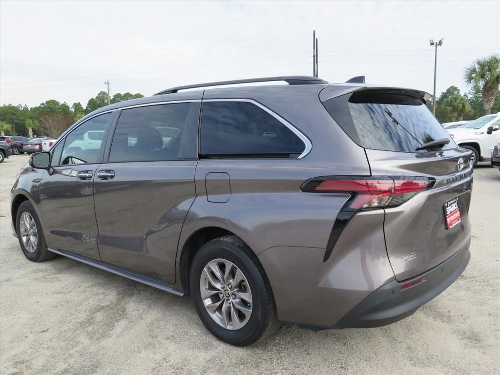 2022 Toyota Sienna XLE