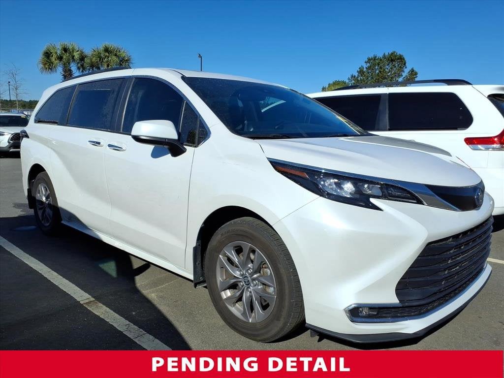 2024 Toyota Sienna XLE