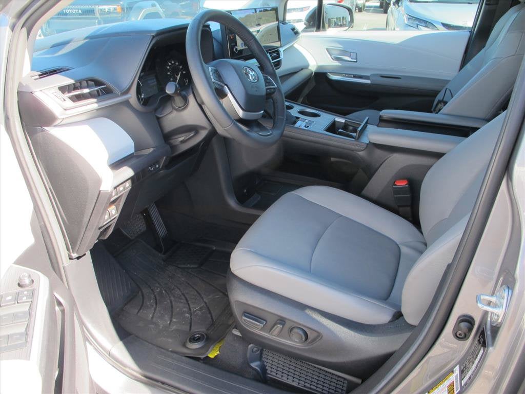 2026 Toyota Sienna XLE 8 Passenger