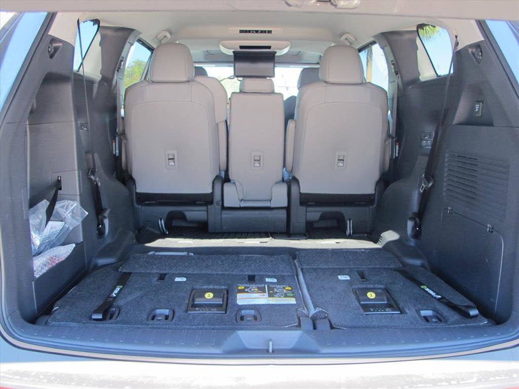 2026 Toyota Sienna XLE 8 Passenger