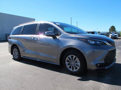 2026 Toyota Sienna XLE 8 Passenger