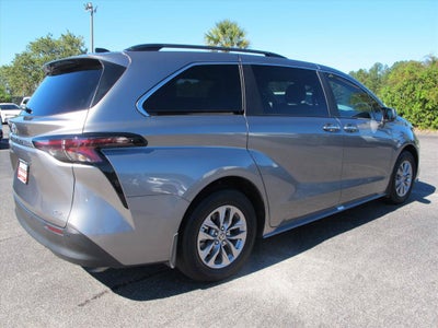 2026 Toyota Sienna XLE 8 Passenger