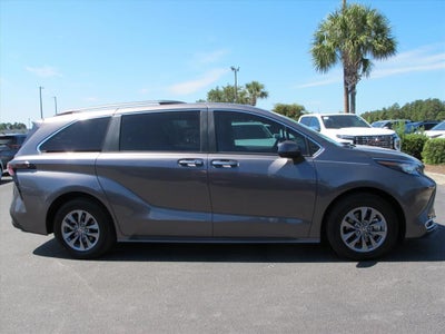 2023 Toyota Sienna XLE 8 Passenger