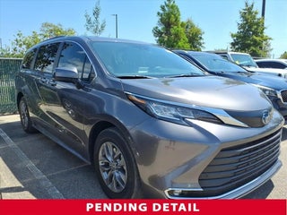 2023 Toyota Sienna XLE 8 Passenger