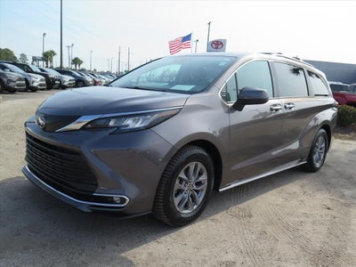 2022 Toyota Sienna XLE 7 Passenger
