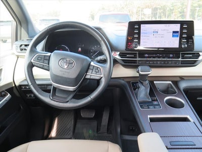 2022 Toyota Sienna XLE 7 Passenger