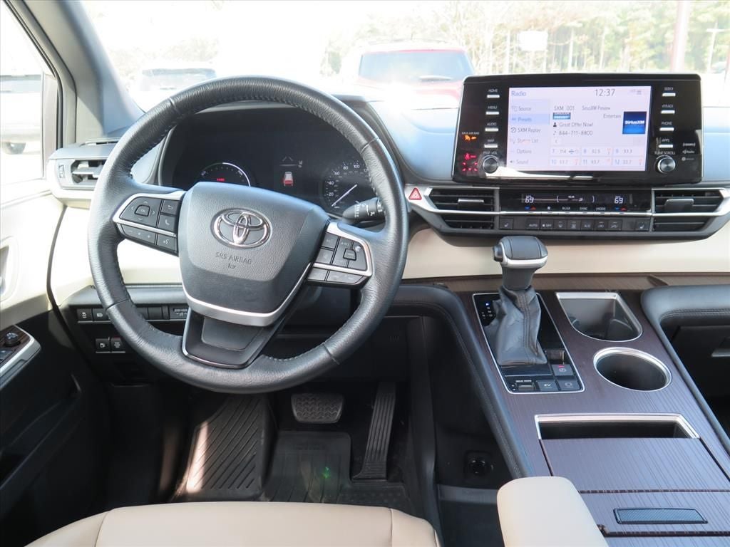 2022 Toyota Sienna XLE 7 Passenger