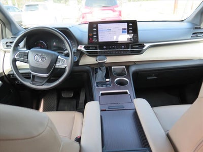 2022 Toyota Sienna XLE 7 Passenger