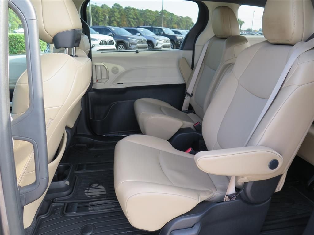 2022 Toyota Sienna XLE 7 Passenger
