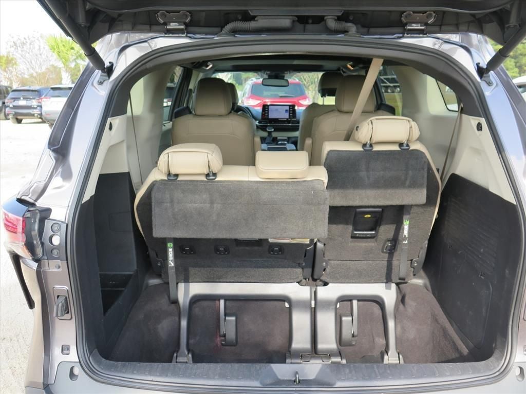 2022 Toyota Sienna XLE 7 Passenger
