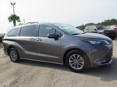 2022 Toyota Sienna XLE 7 Passenger