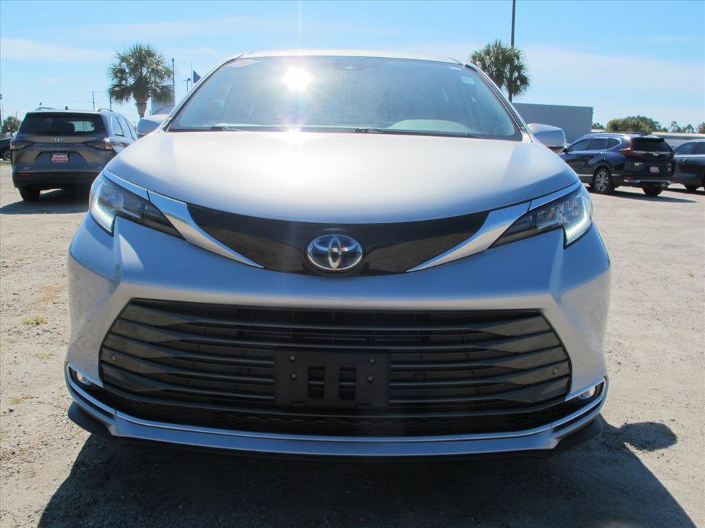 2023 Toyota Sienna Limited 7 Passenger