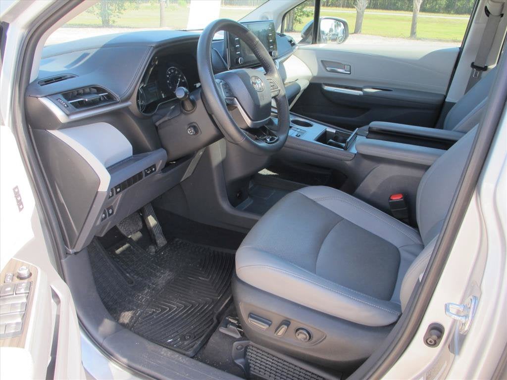2023 Toyota Sienna Limited 7 Passenger