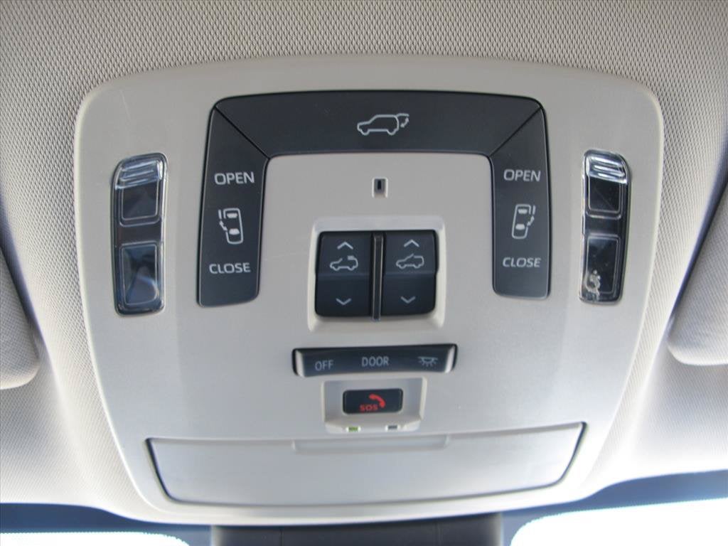 2023 Toyota Sienna Limited 7 Passenger