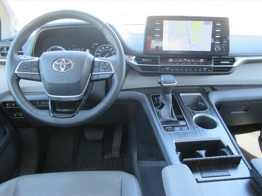 2023 Toyota Sienna Limited 7 Passenger