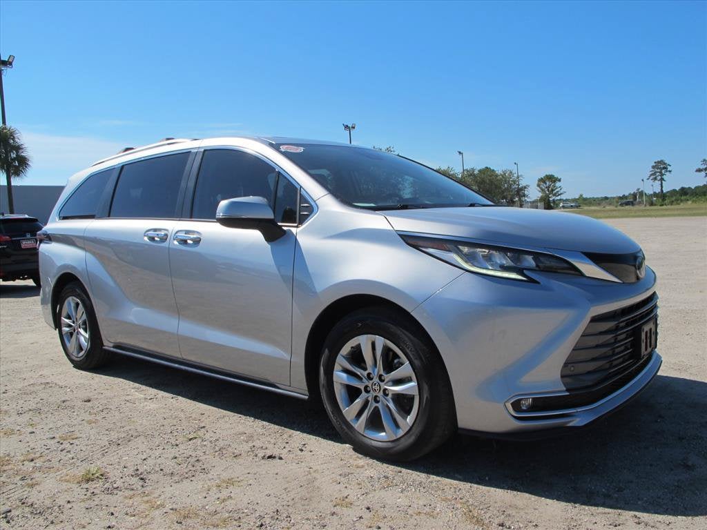 2023 Toyota Sienna Limited 7 Passenger