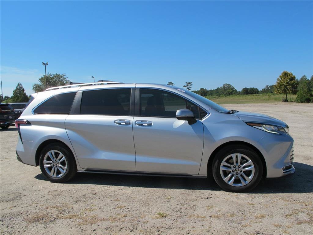 2023 Toyota Sienna Limited 7 Passenger