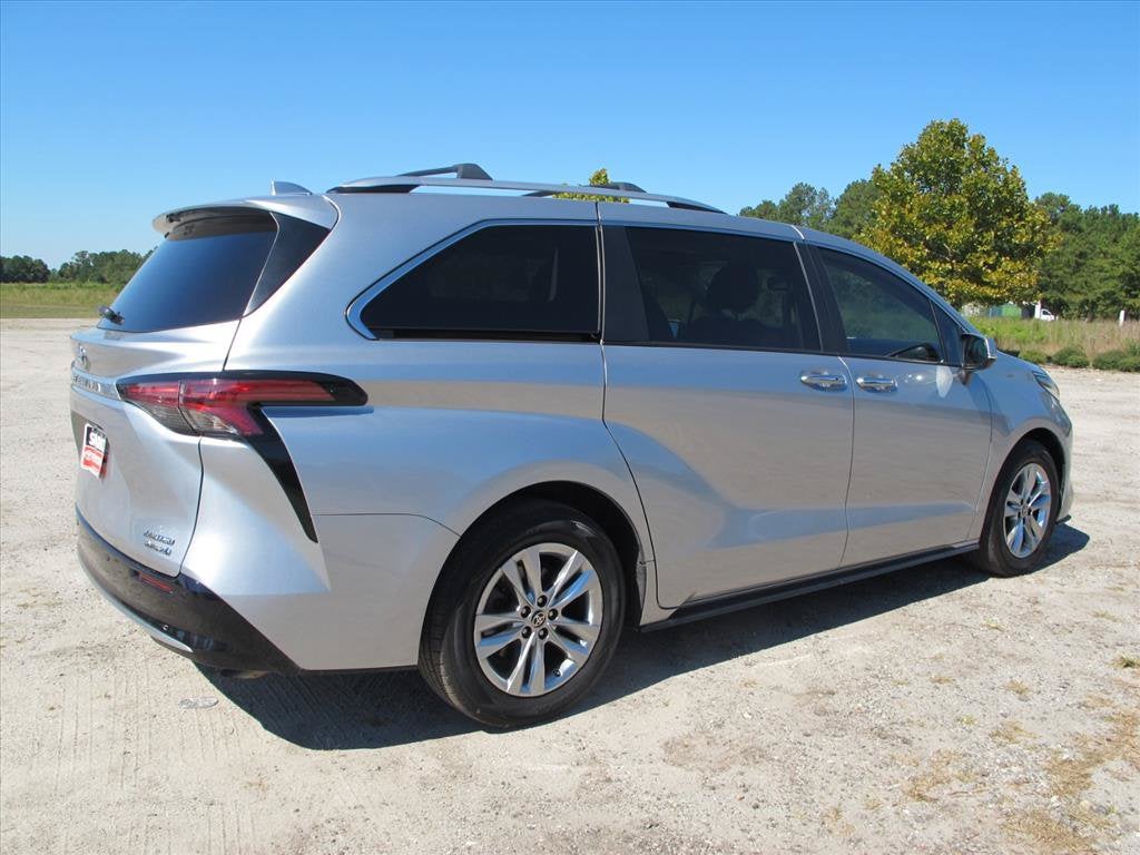 2023 Toyota Sienna Limited 7 Passenger