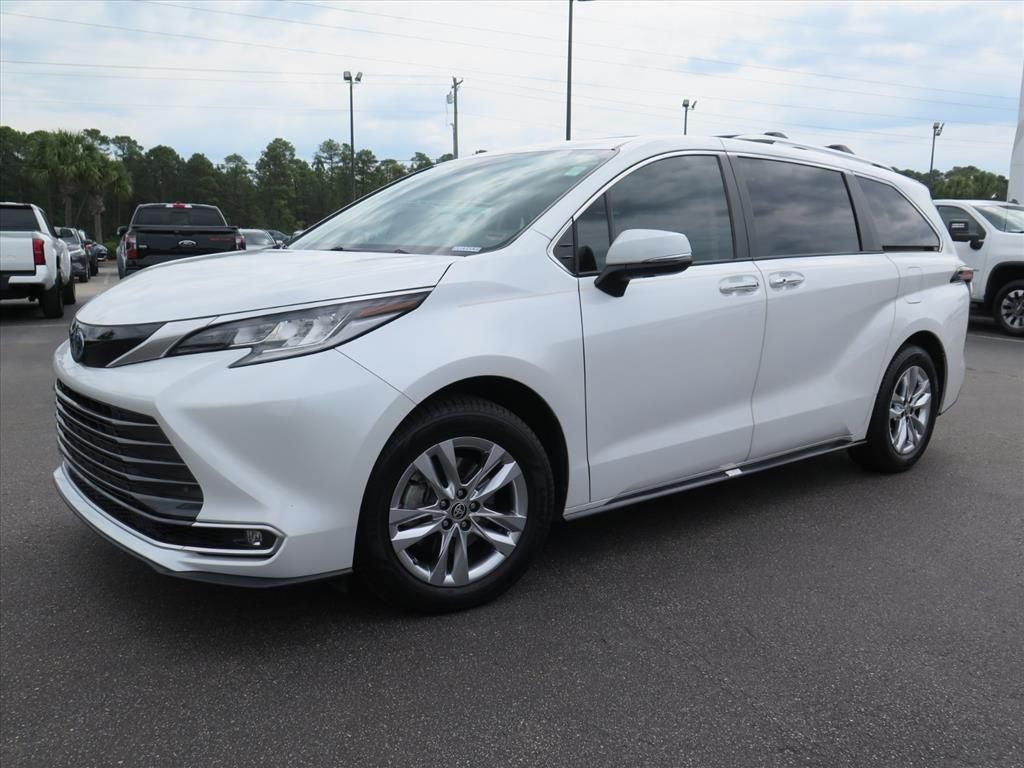 2023 Toyota Sienna Limited 7 Passenger