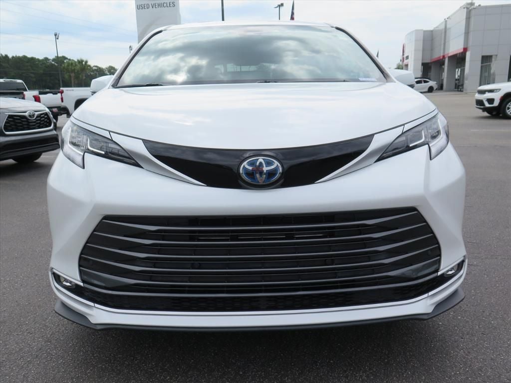 2023 Toyota Sienna Limited 7 Passenger
