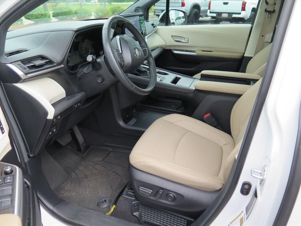 2023 Toyota Sienna Limited 7 Passenger