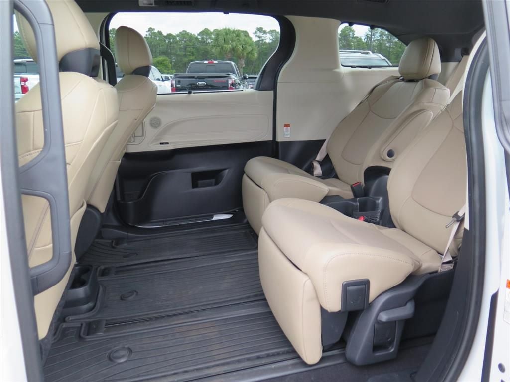 2023 Toyota Sienna Limited 7 Passenger