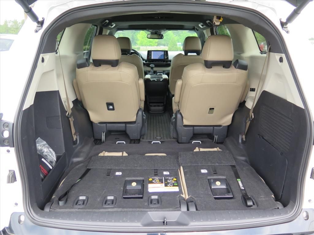 2023 Toyota Sienna Limited 7 Passenger