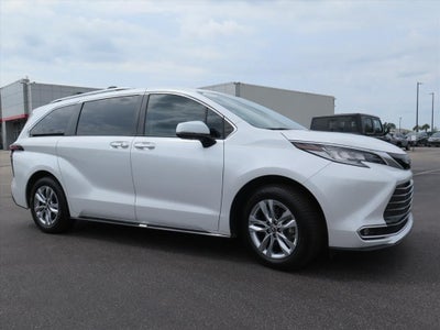 2023 Toyota Sienna Limited 7 Passenger