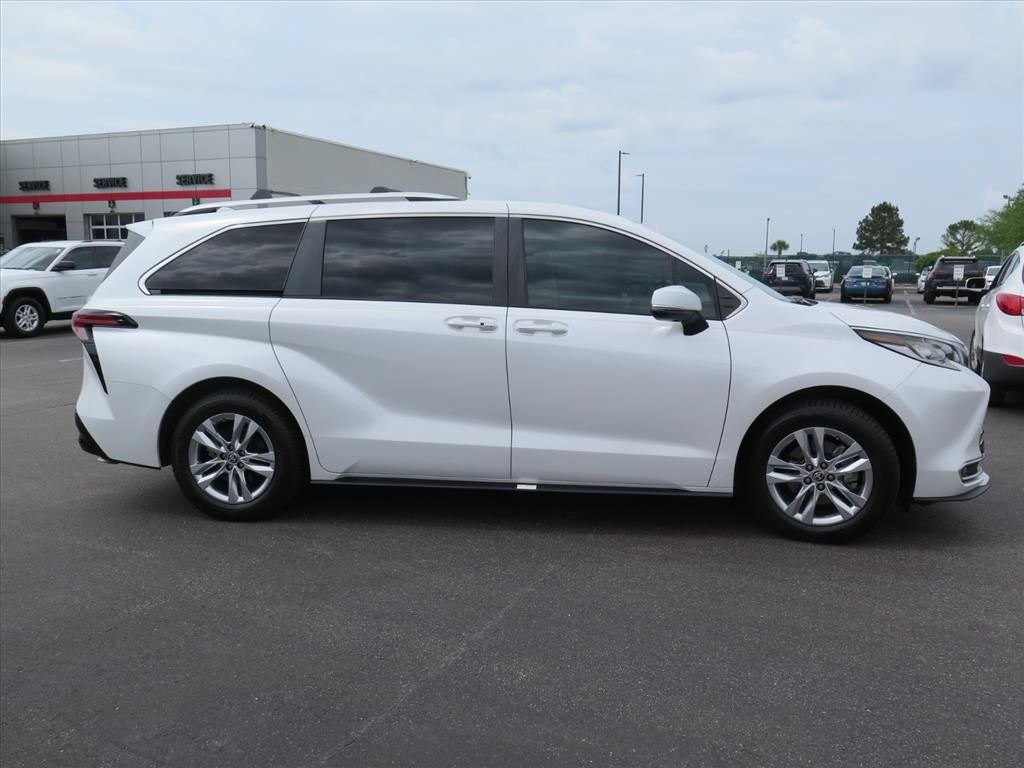 2023 Toyota Sienna Limited 7 Passenger