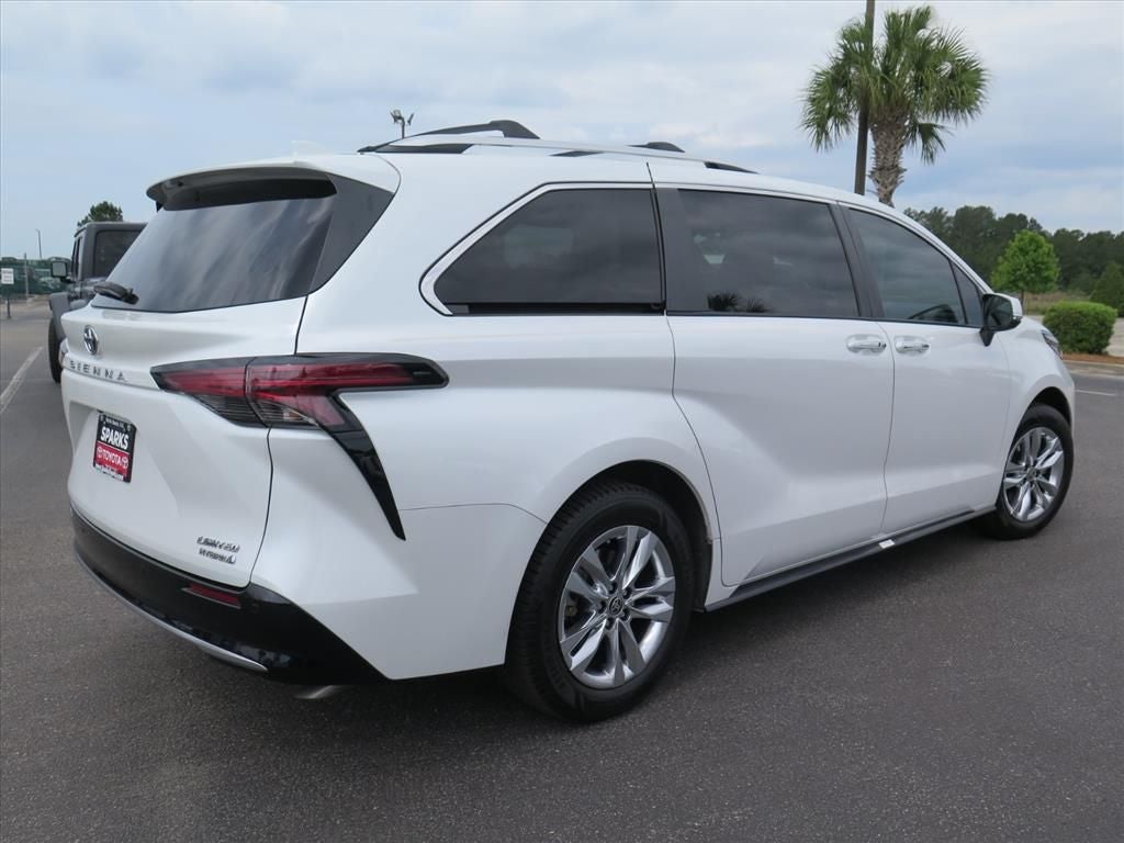 2023 Toyota Sienna Limited 7 Passenger