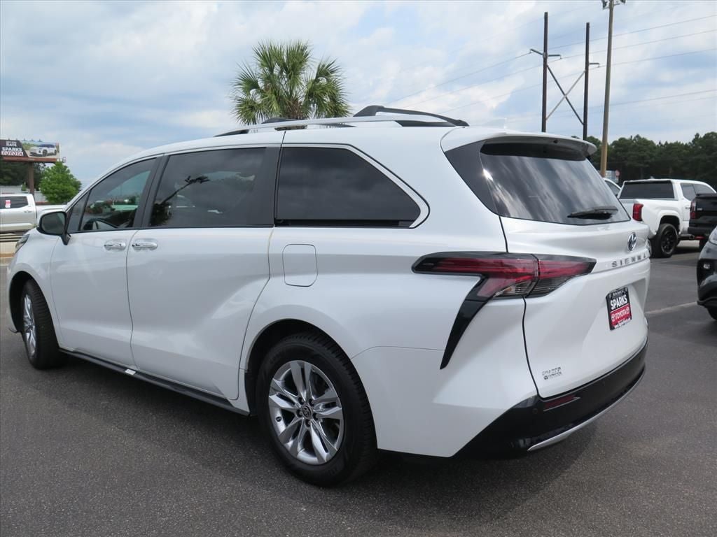 2023 Toyota Sienna Limited 7 Passenger