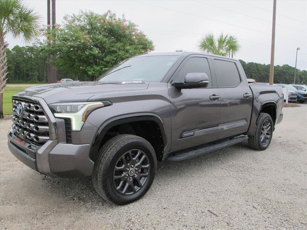 2022 Toyota Tundra Hybrid Platinum