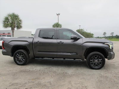 2022 Toyota Tundra Hybrid Platinum