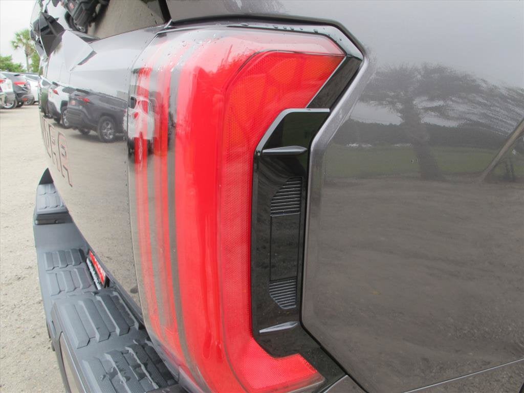 2022 Toyota Tundra Hybrid Platinum